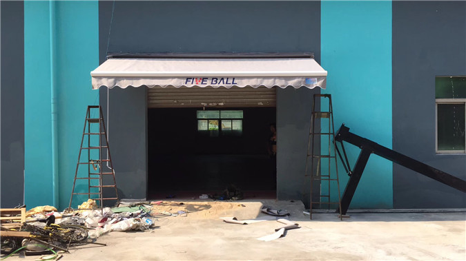 電動伸縮、和手搖伸縮